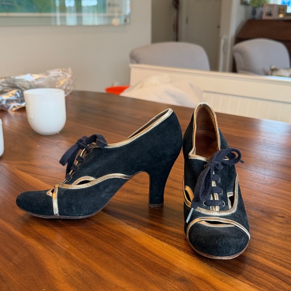 Chie Mihara Shoes - Elegant Black and Gold Women's Heels